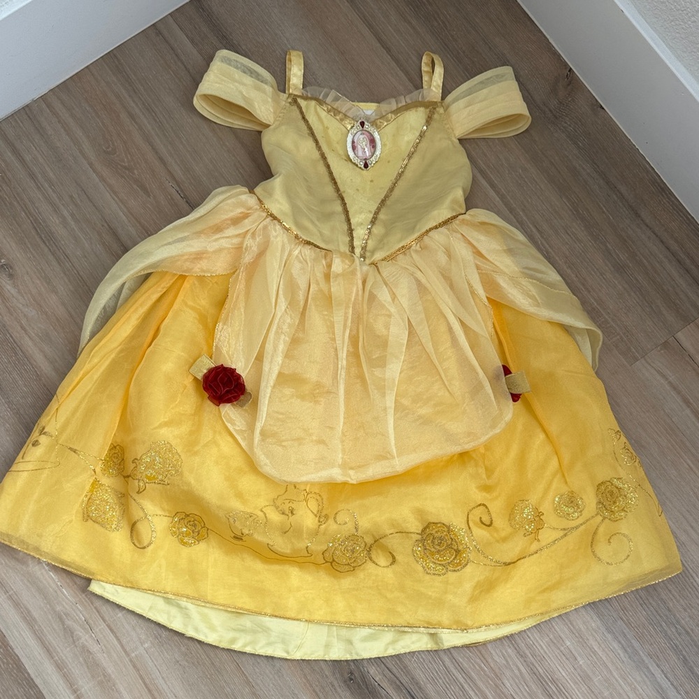 Disney store Beauty and the beast Belle Princess Costume for Kids - age 4